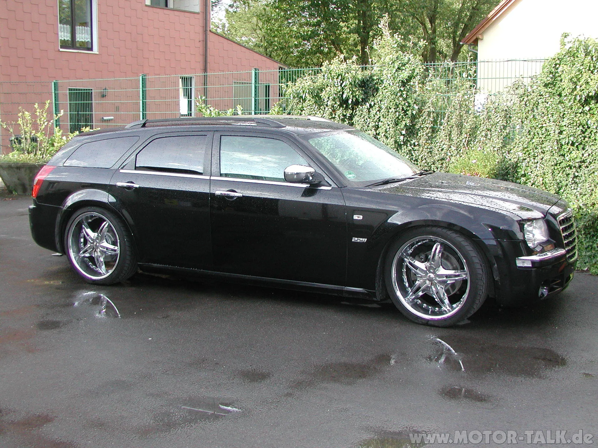 Chrysler 300C Touring image #9