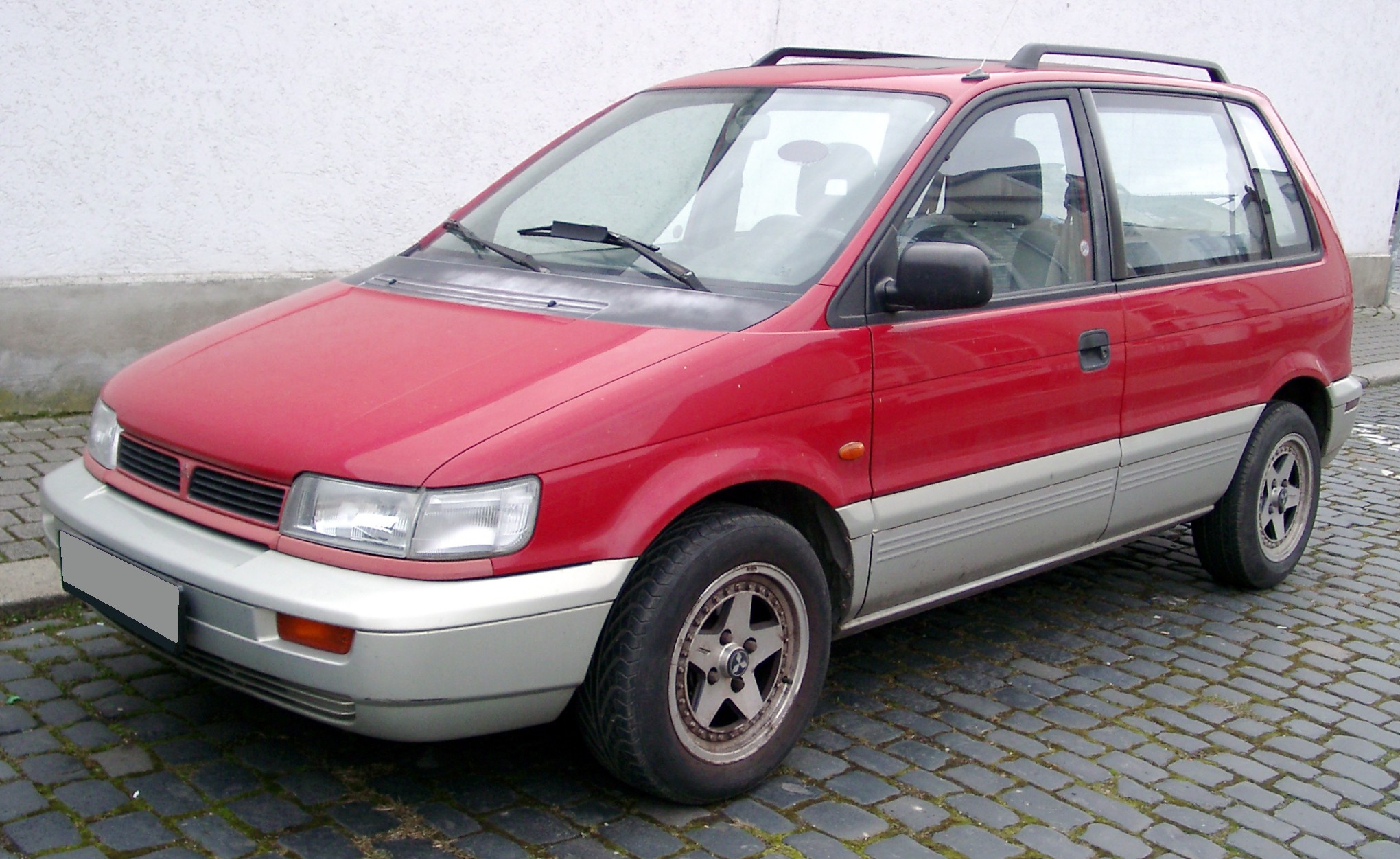 Mitsubishi Space Runner technical details, history, photos