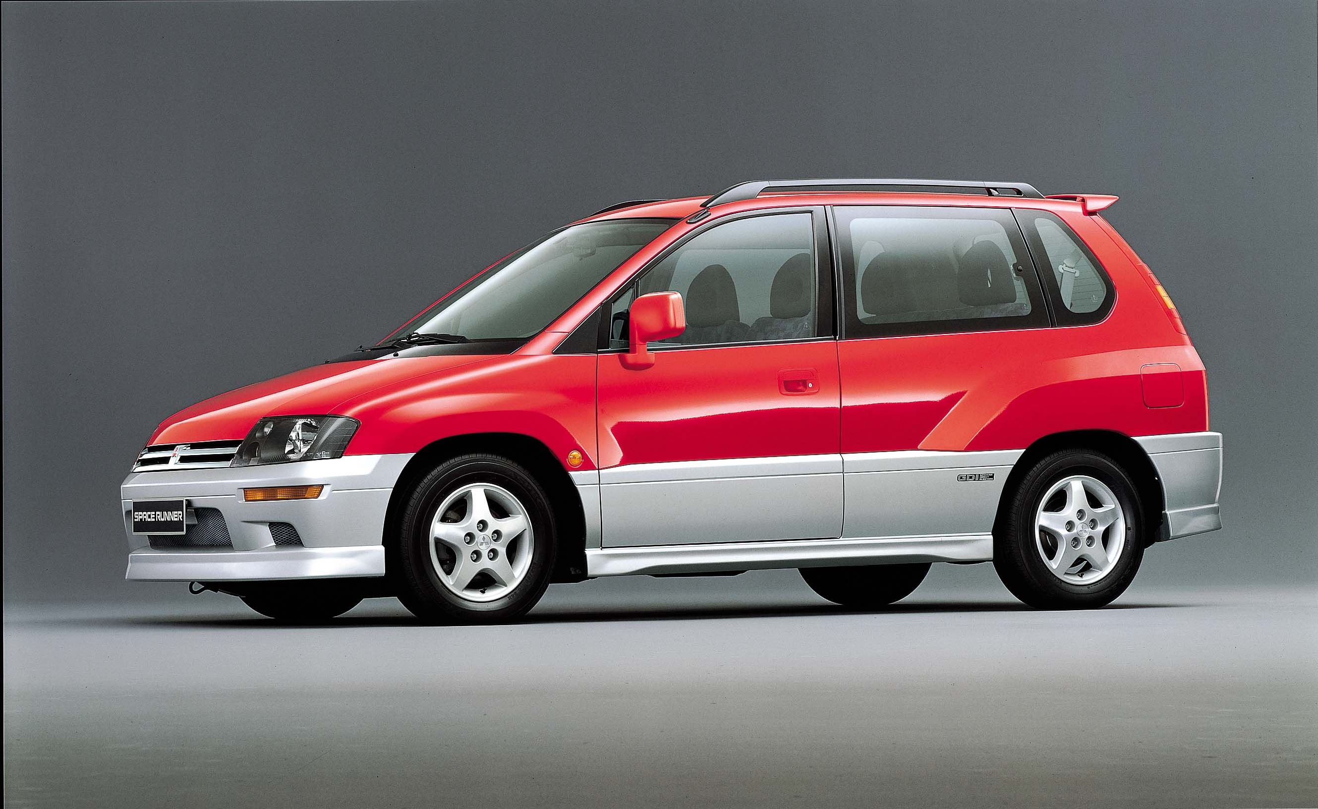 Mitsubishi Space Runner technical details, history, photos
