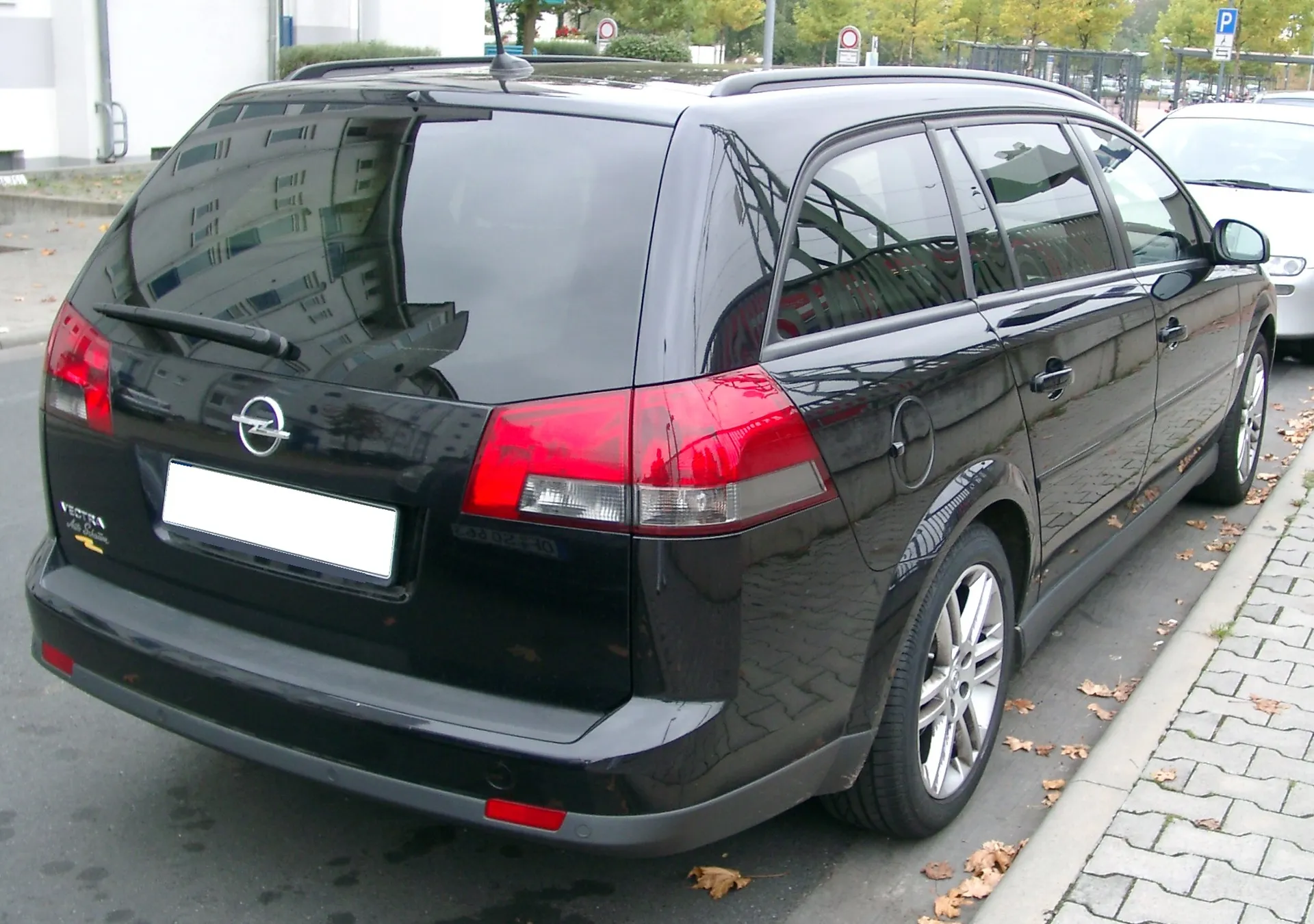 Opel Vectra Caravan technical details, history, photos on Better Parts LTD