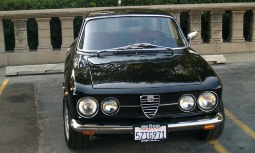 Alfa-Romeo 1750 #8