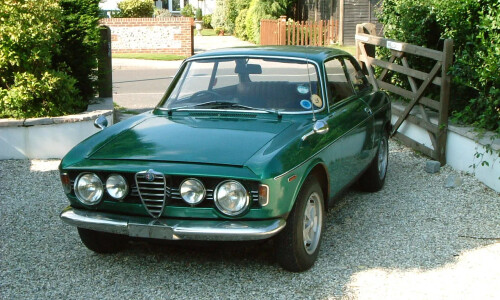 Alfa-Romeo 1750 #9