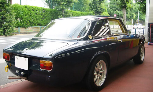 Alfa-Romeo 1750 #10