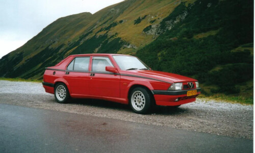 Alfa-Romeo 75 #1