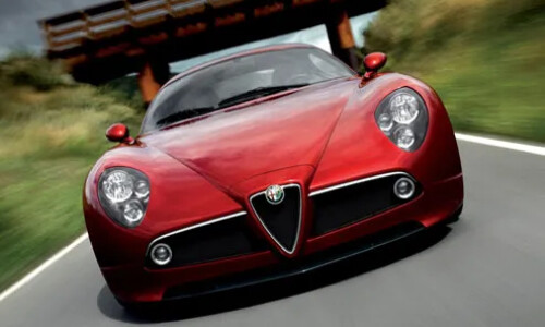 Alfa-Romeo 8C GTA #13
