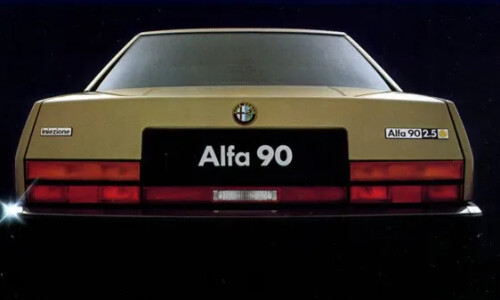 Alfa-Romeo 90 #12