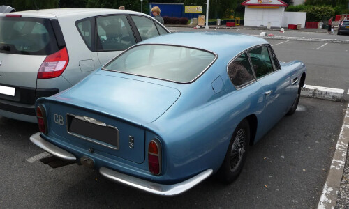 Aston-Martin DB6 #10