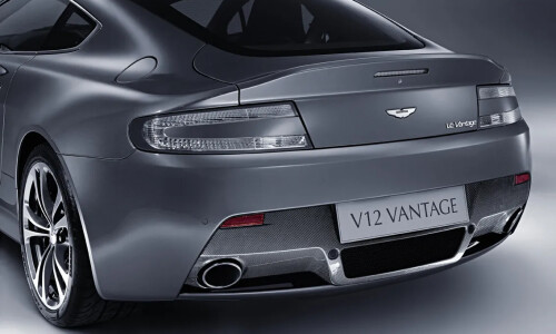 Aston-Martin V12 Vanquish #13