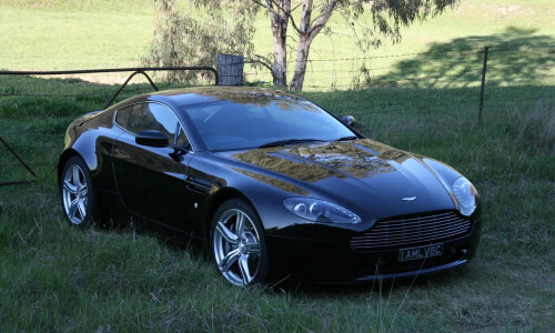 Aston-Martin V8 #8