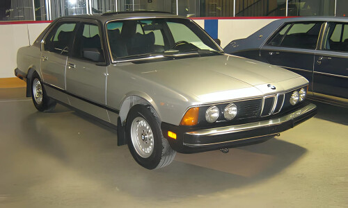 BMW 733i #11