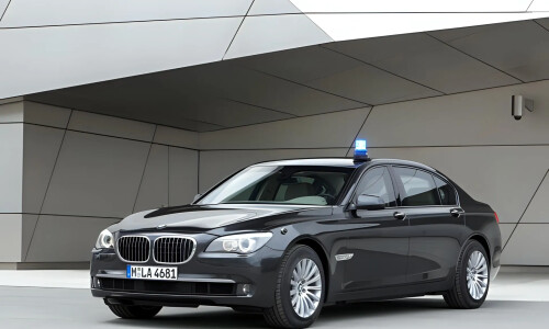 BMW 760Li High Security #7