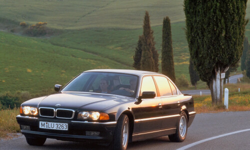BMW 7er E38 #13