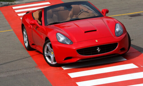 Ferrari California #16