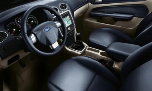 Ford Focus Ghia #12