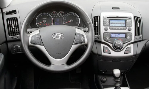 Hyundai i30 2.0 CRDi #1