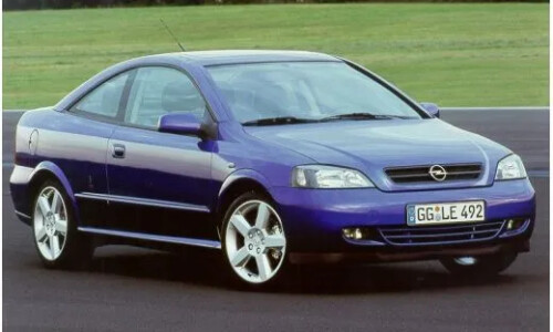 Opel Astra Coupé Turbo #8