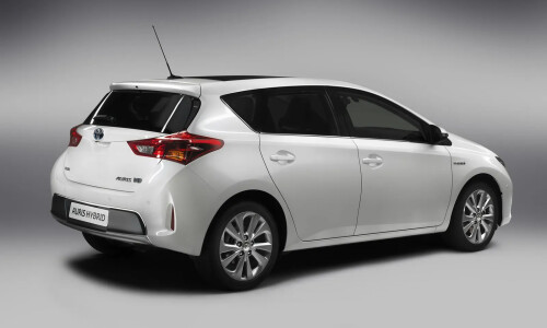 Toyota Auris Hybrid #15
