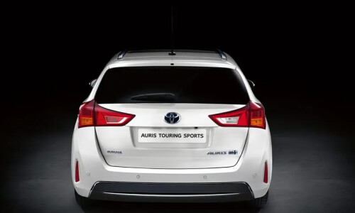 Toyota Auros Touring Sports #15
