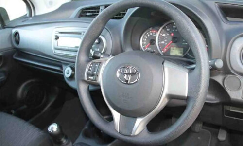 Toyota Yaris Edition S #5
