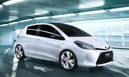 Toyota Yaris Hybrid #11