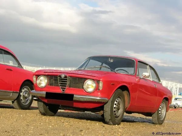 Alfa Romeo Giulia Sprint Gt Technical Details History