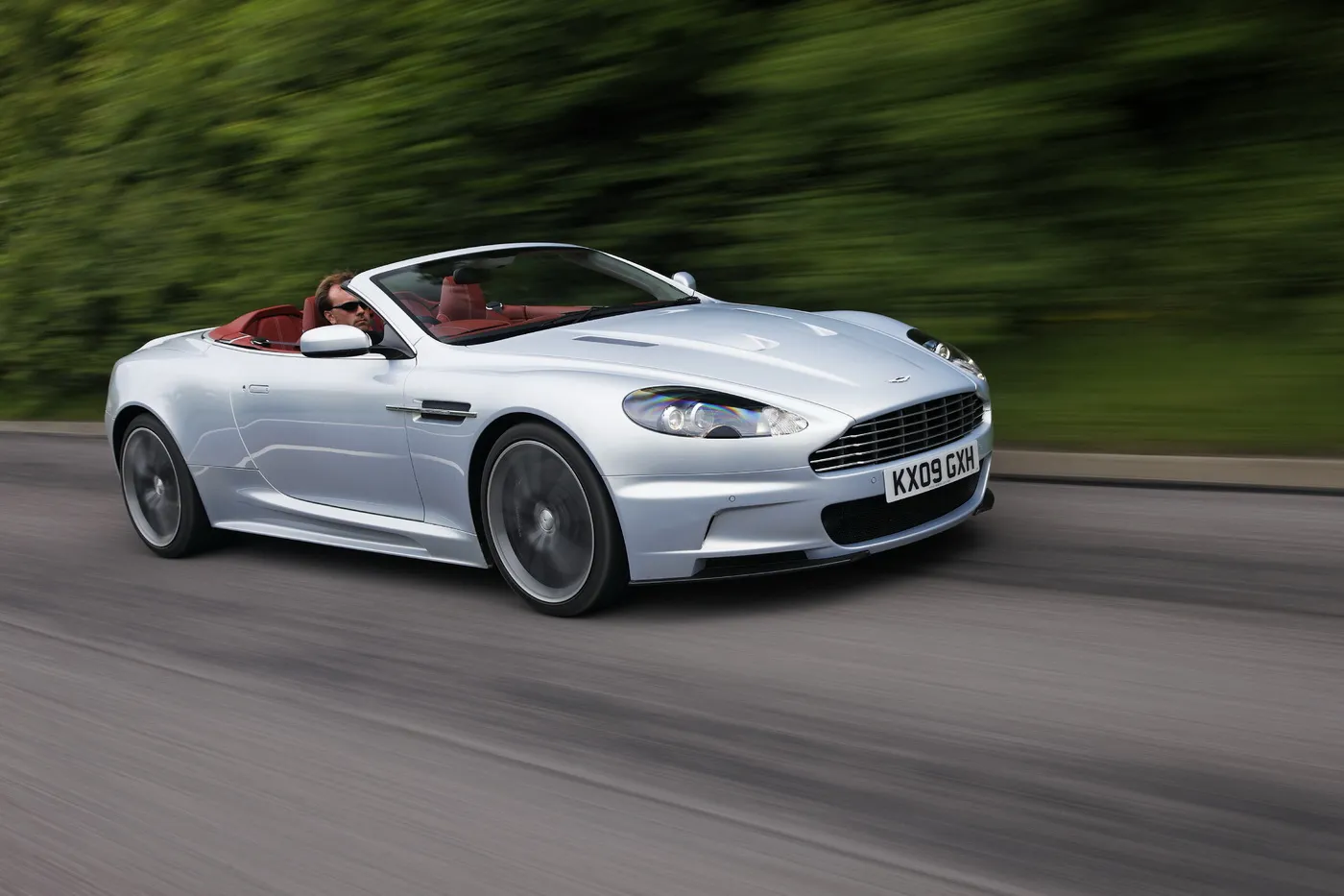 Aston-Martin Virage Volante V12 image #1