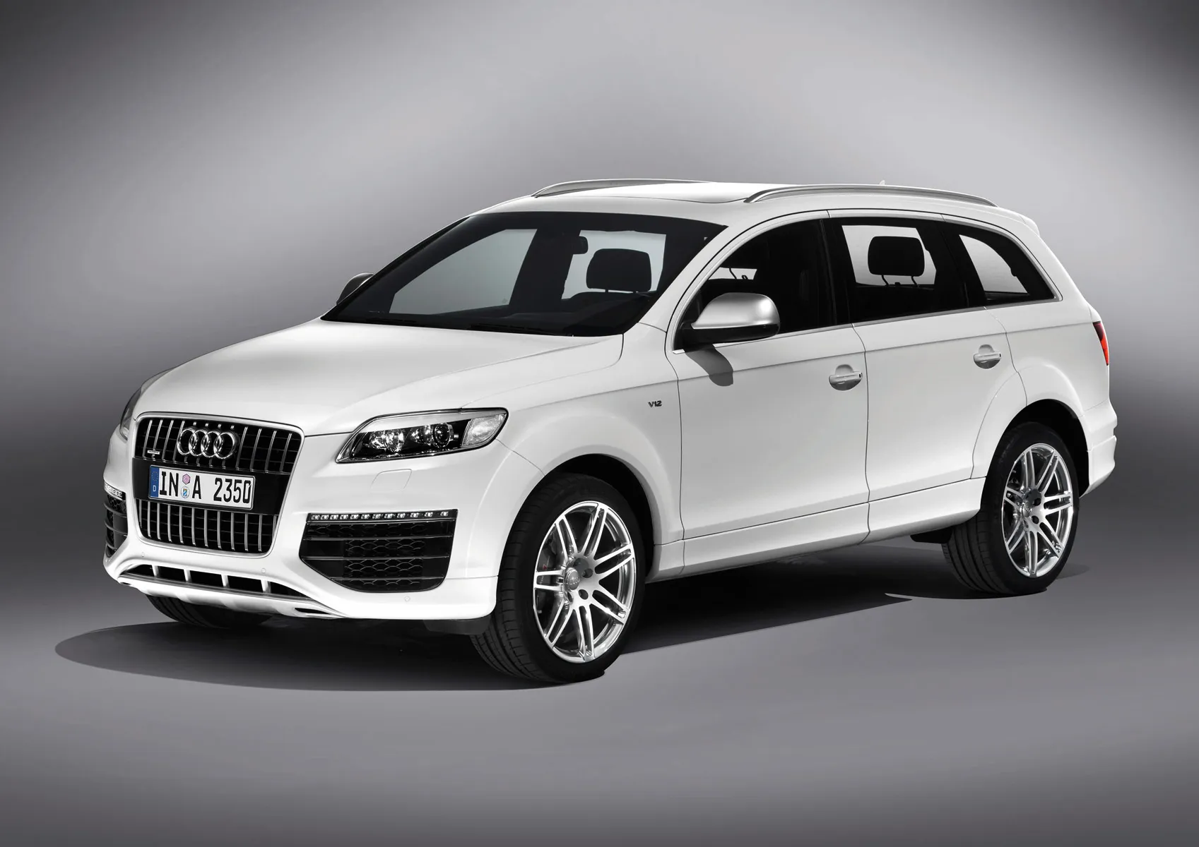 Машина audi q7 фото