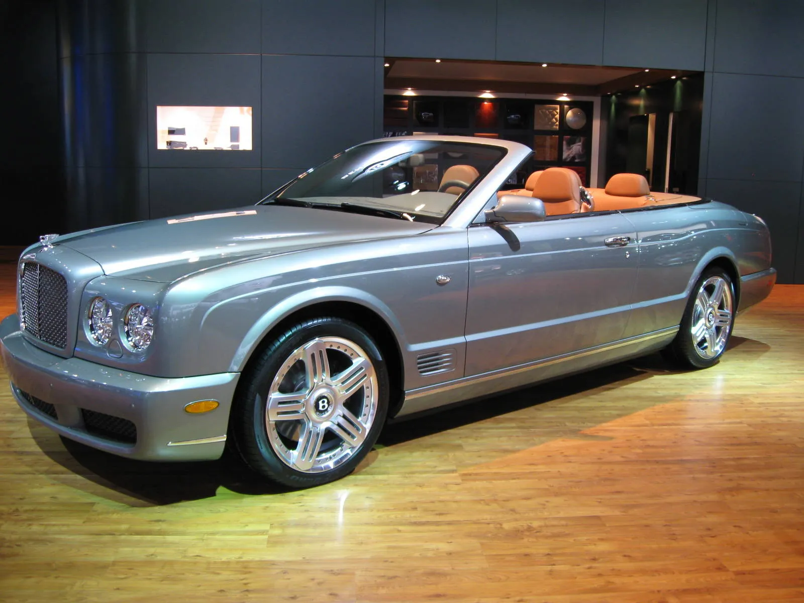 Bentley azure салон