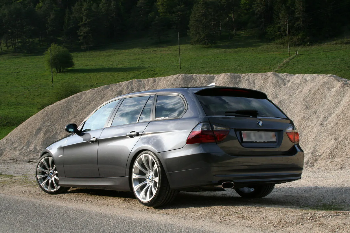 bmw-320d-touring-image-6