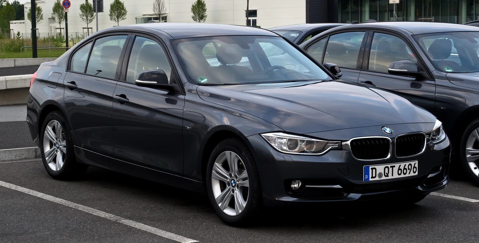 Модель bmw 320i