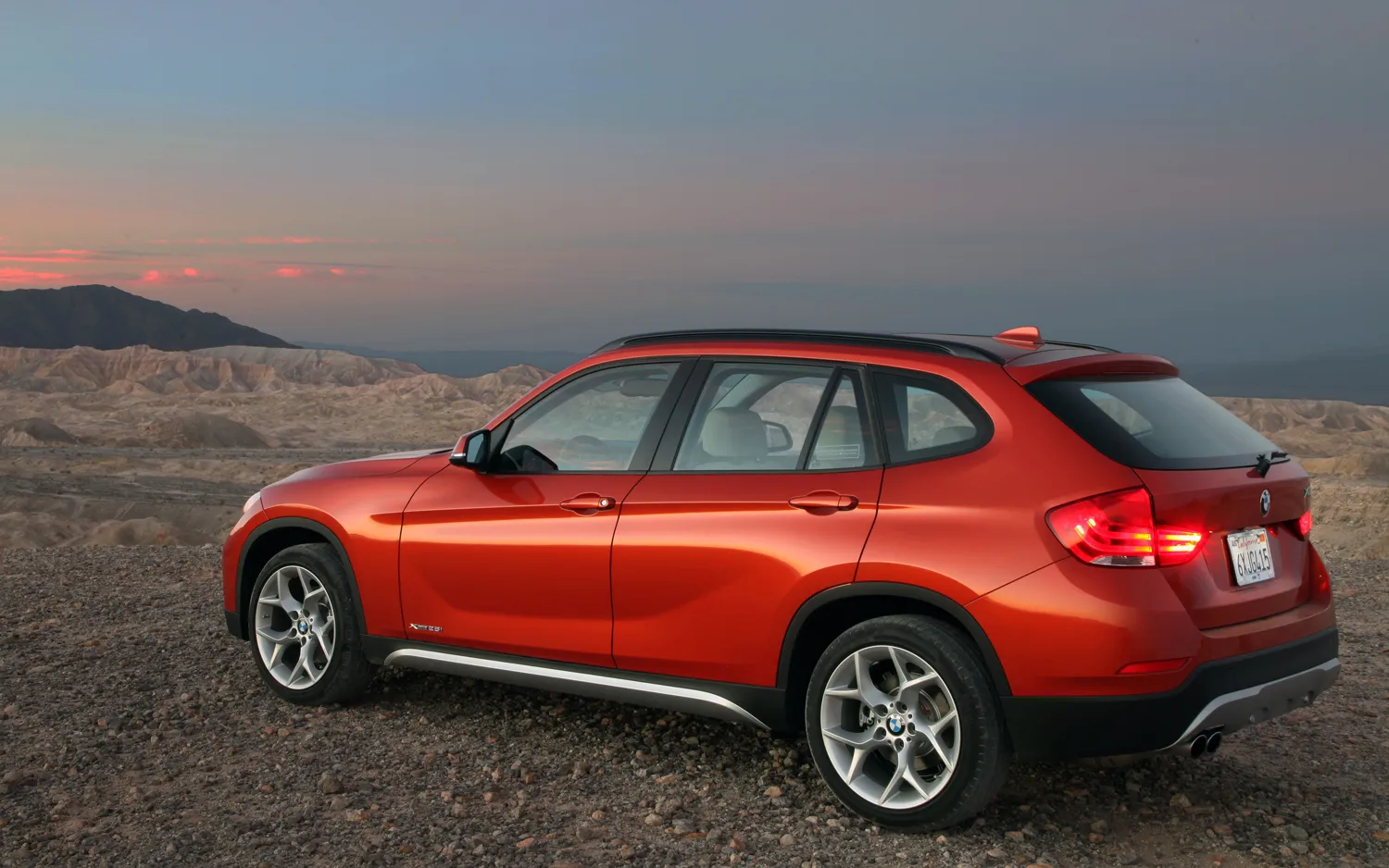 РќРµРѕРЅ BMW x1