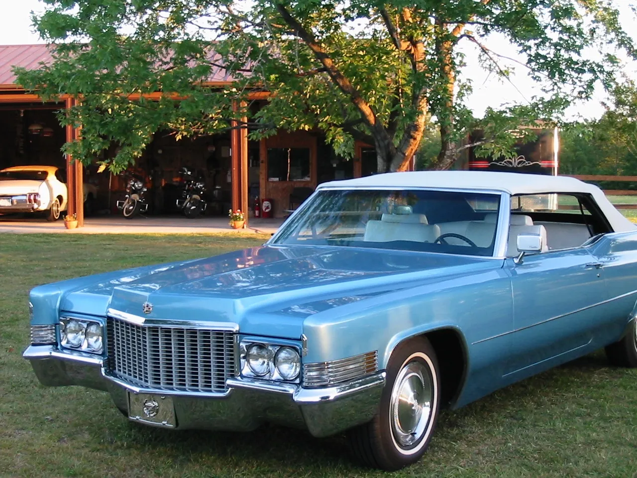 Deville машина cadillac