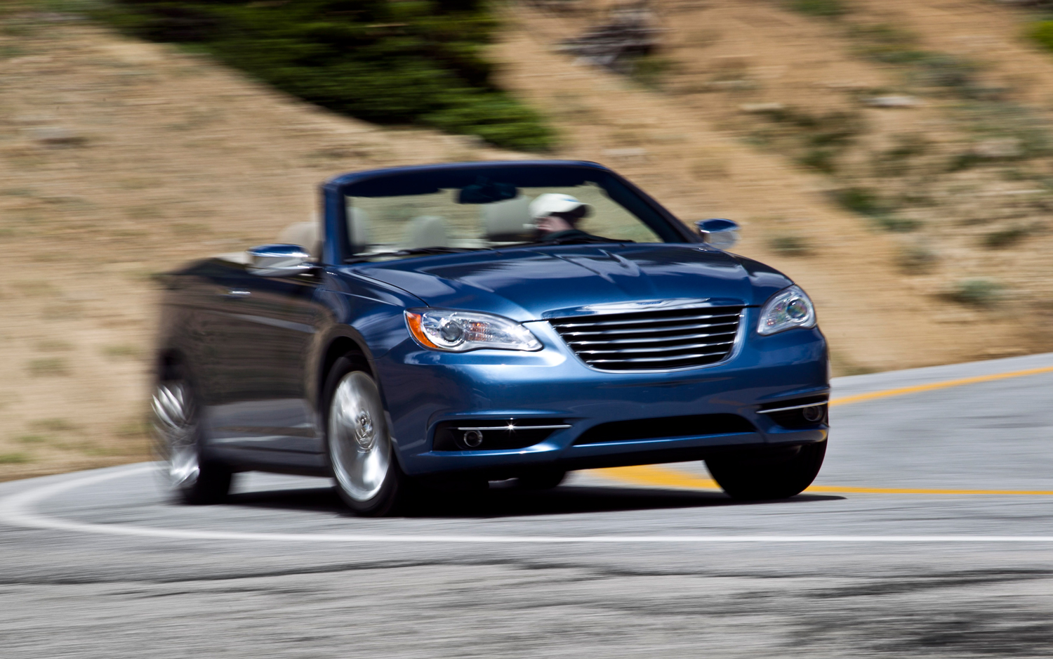 Chrysler 200 Cabrio technical details, history, photos on