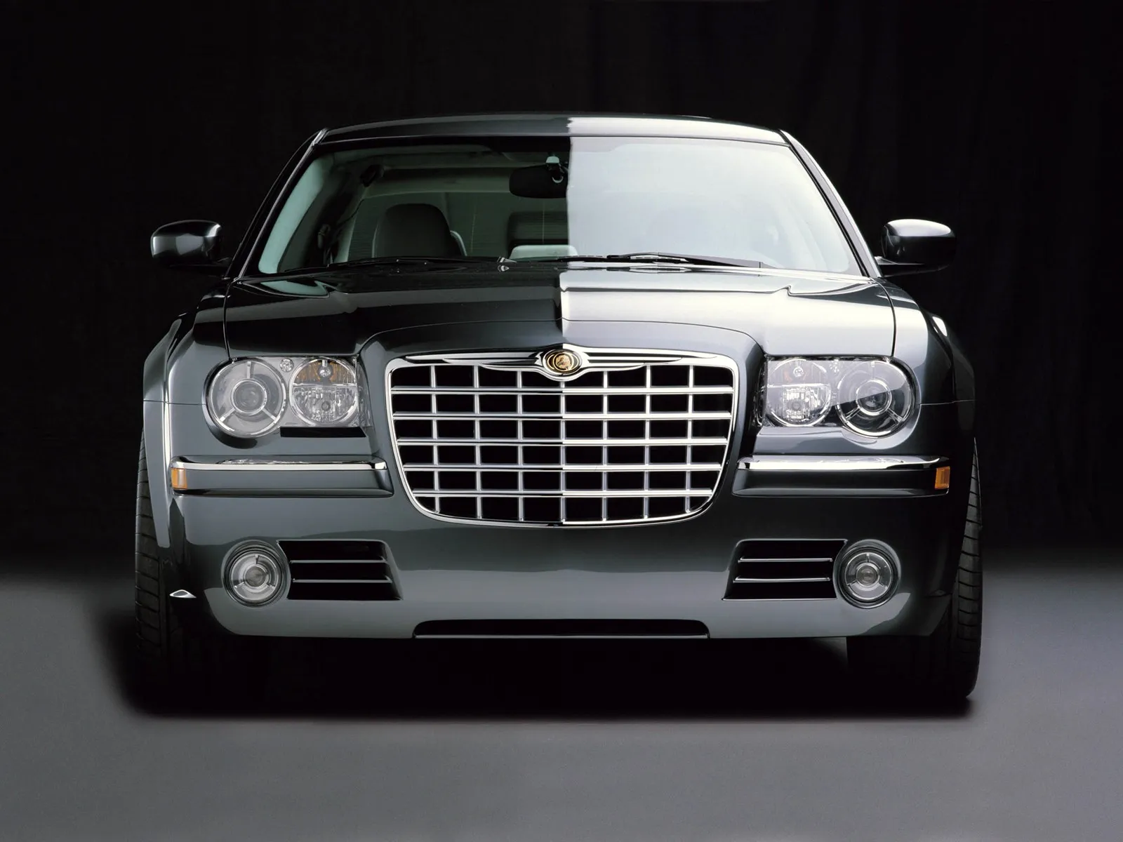 Chrysler 300c Image 10