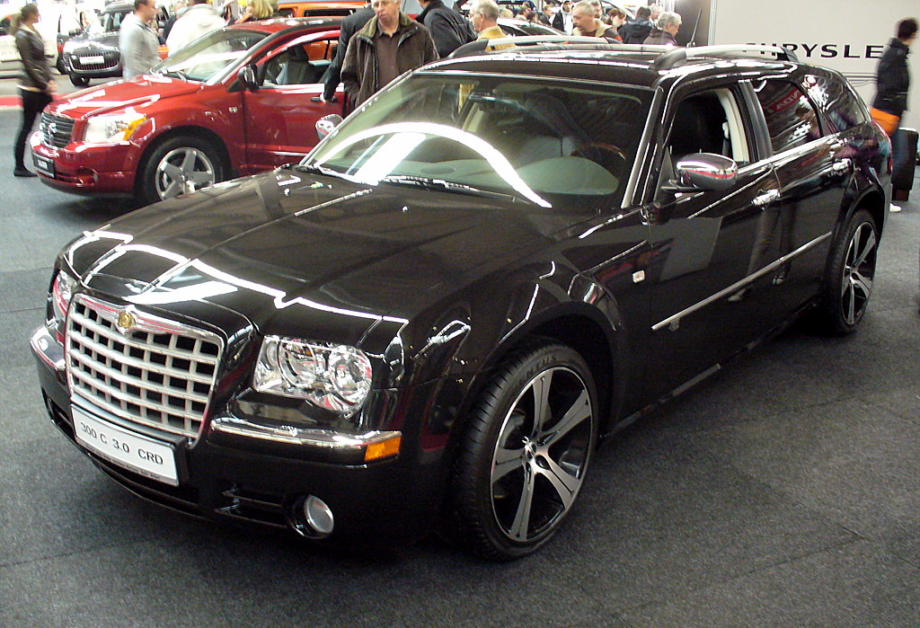 Chrysler 300C Touring image 5