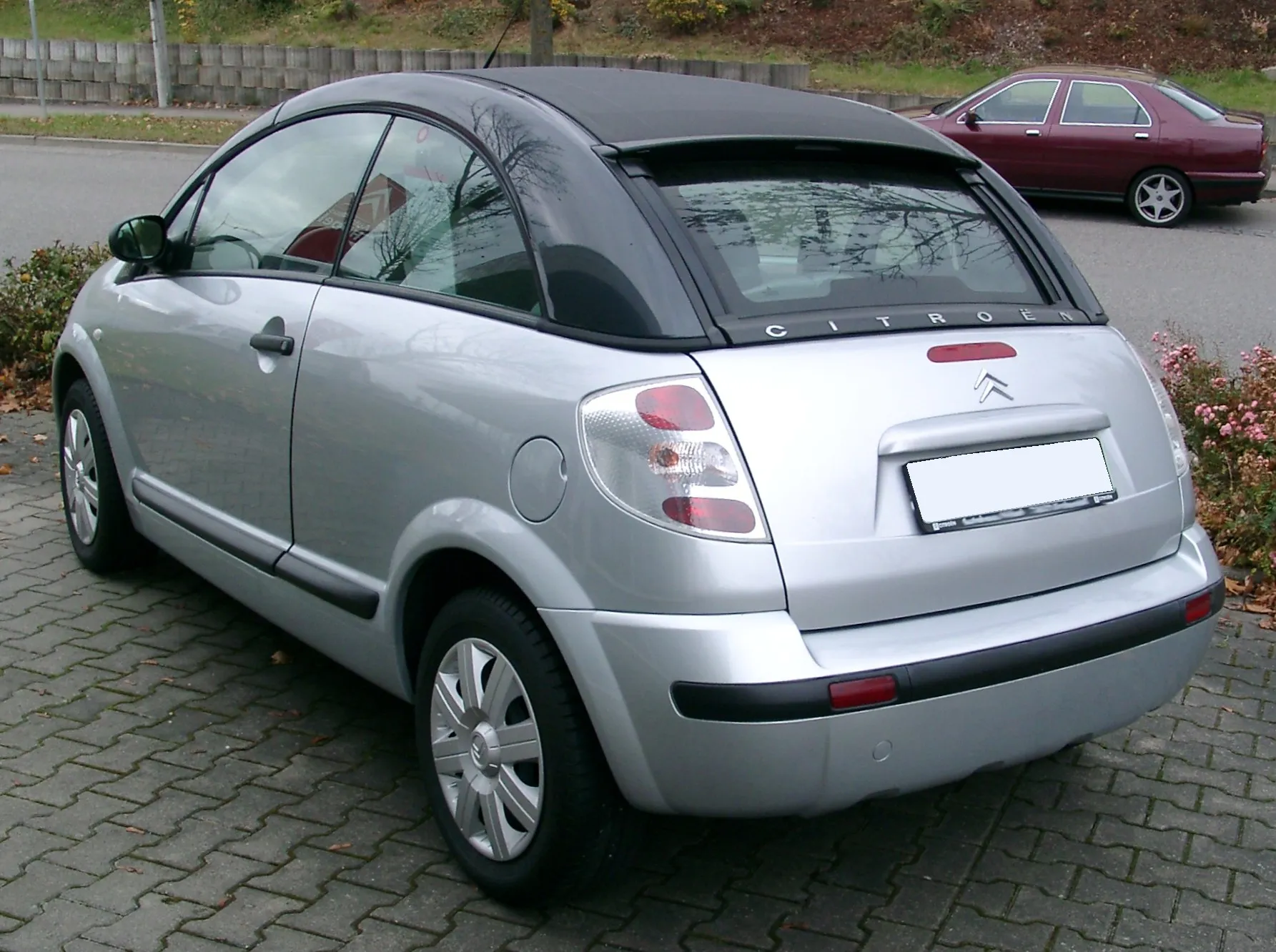 KUDA Console Porta Navigatore Specifica Per Citroen C3, Pluriel E C2 (06/03+) - Pelle Sintetica Nera Con Montaggio Facile E Certificazione TÜV