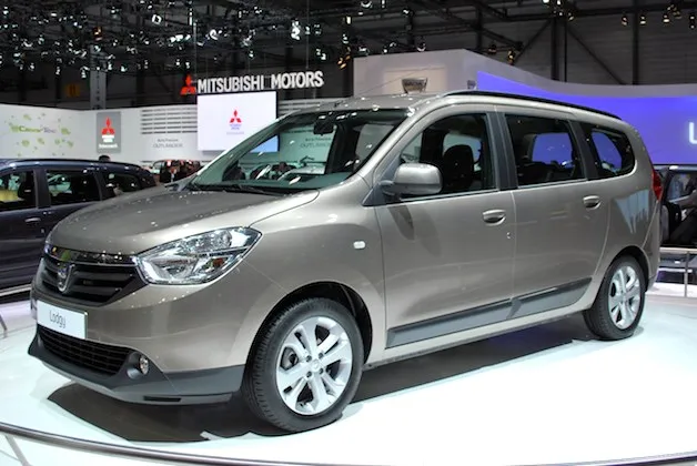 Машина dacia lodgy