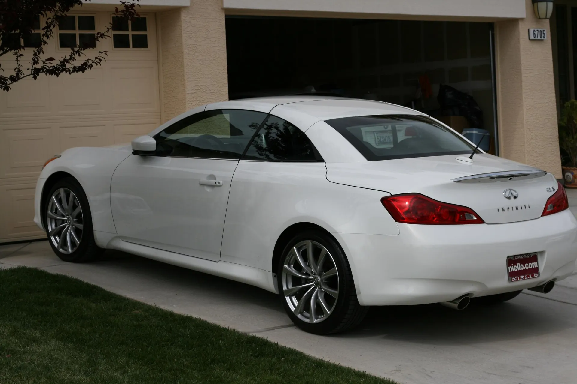 РРЅС„РёРЅРёС‚Рё g37 Cabrio