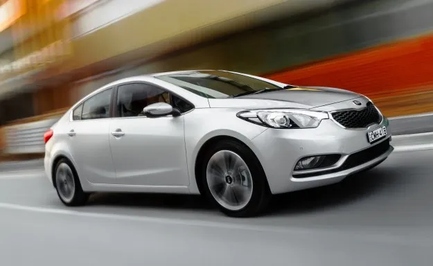 Kia cerato старая