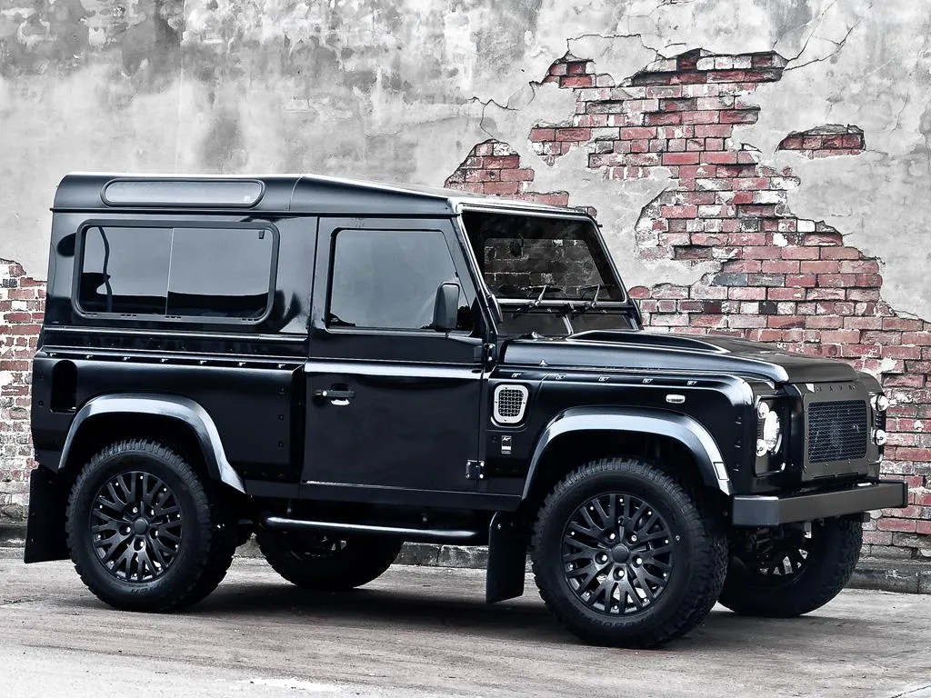 Land rover defender 5