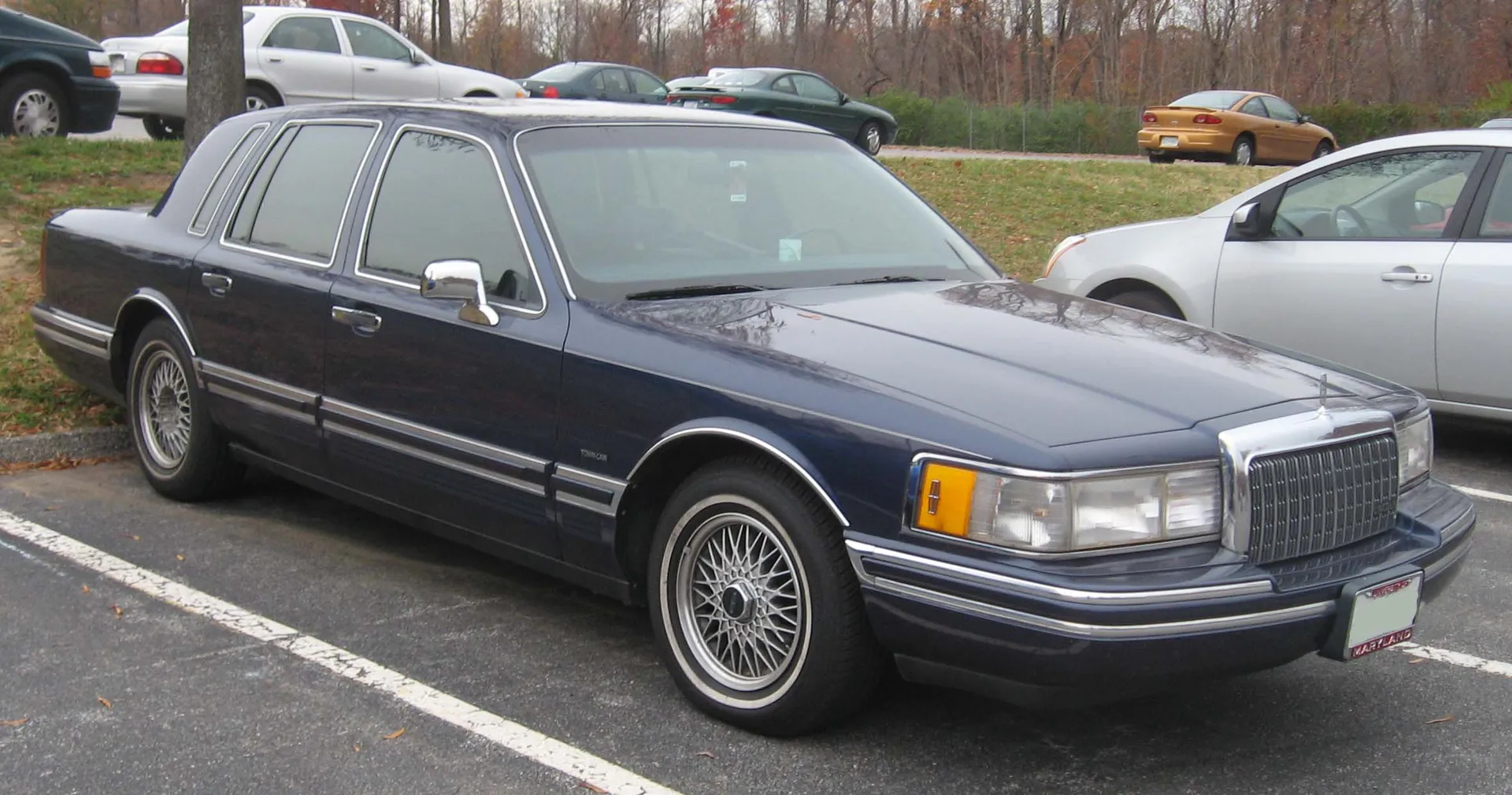 Lincoln town car характеристики