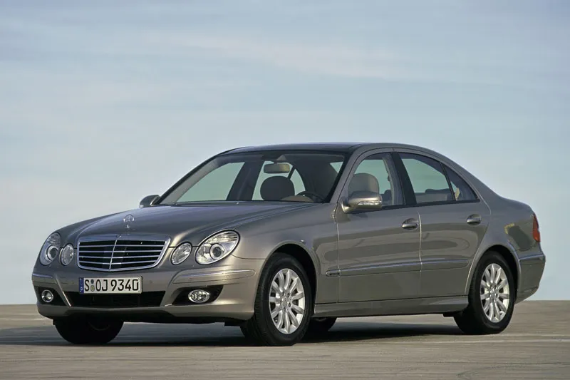 Mercedes-Benz E 320 CDI 4MATIC image #10