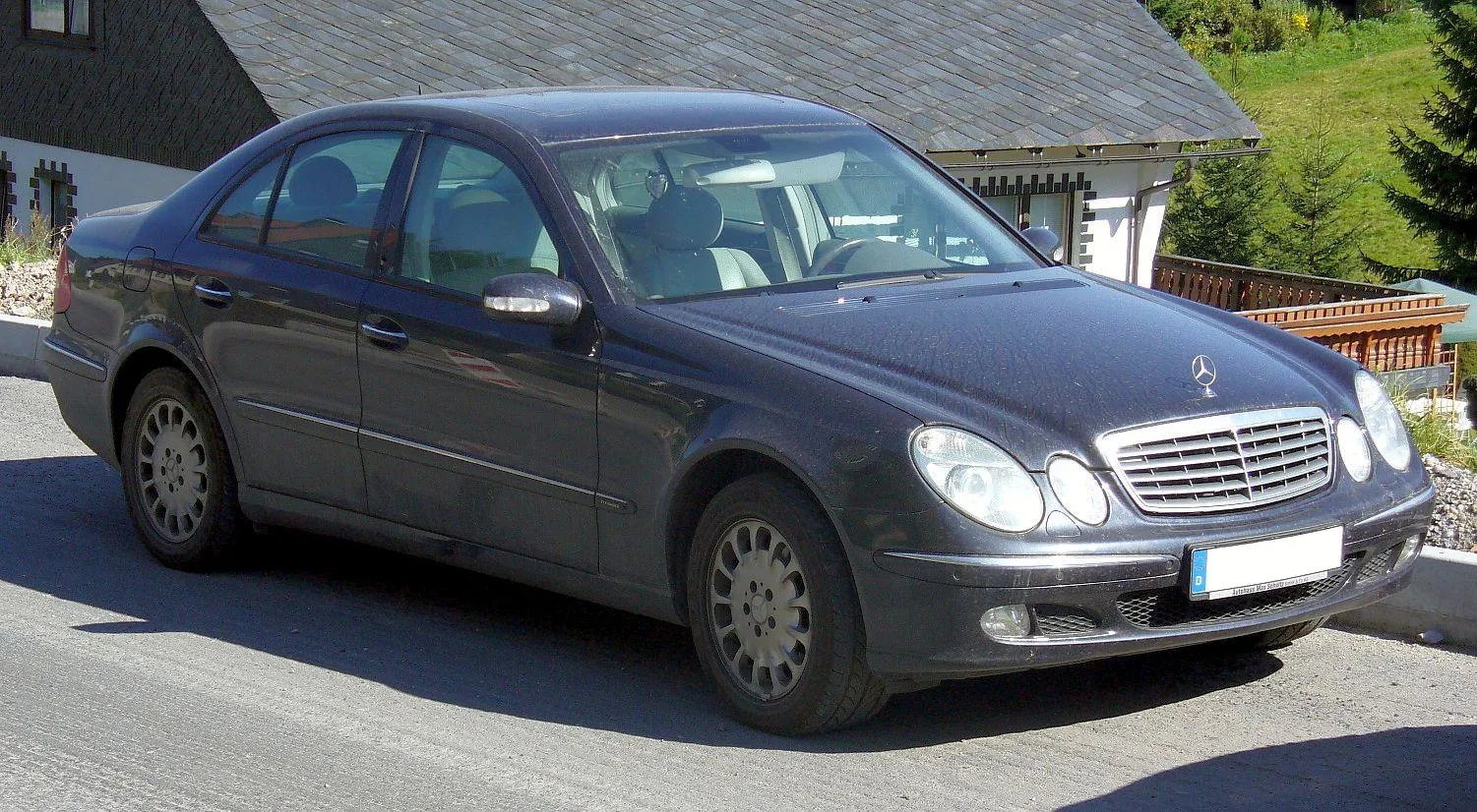 Mercedes-Benz E-Class image #17