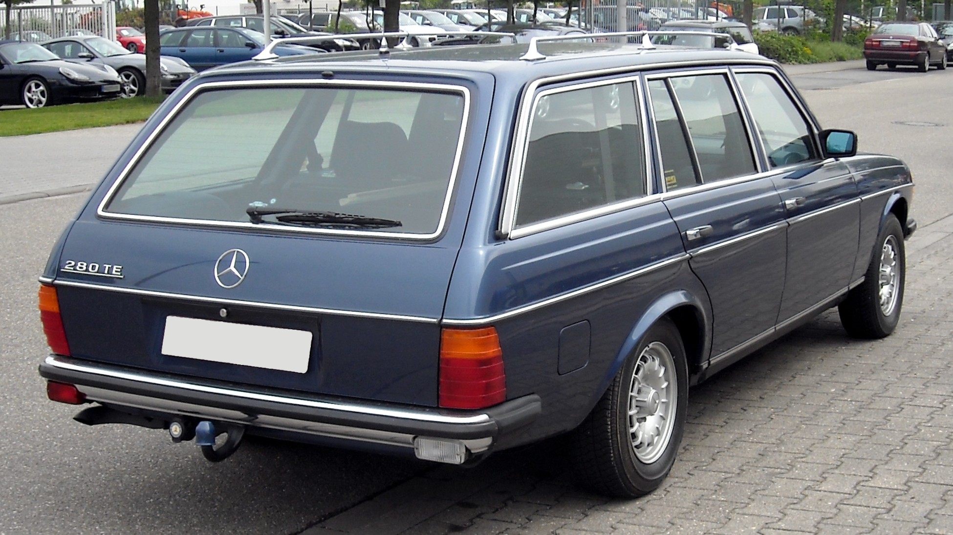 Mercedes-Benz W 123 image #9
