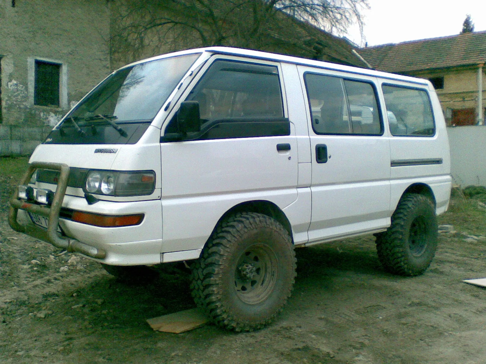 Mitsubishi l300 запчасти