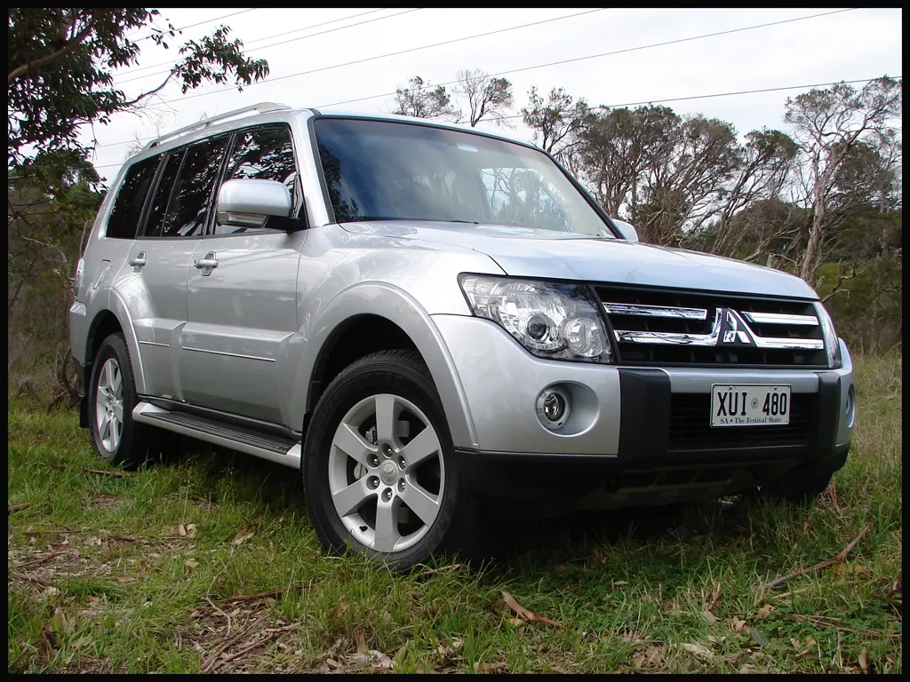 Объем бака mitsubishi pajero