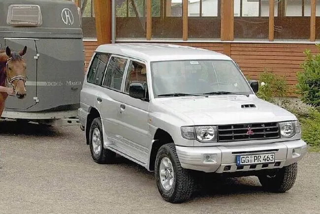 Mitsubishi pajero classic