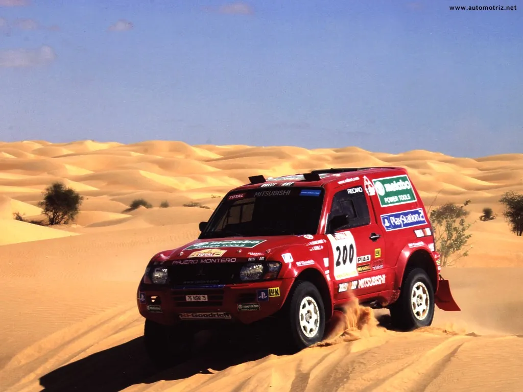 Mitsubishi pajero dakar