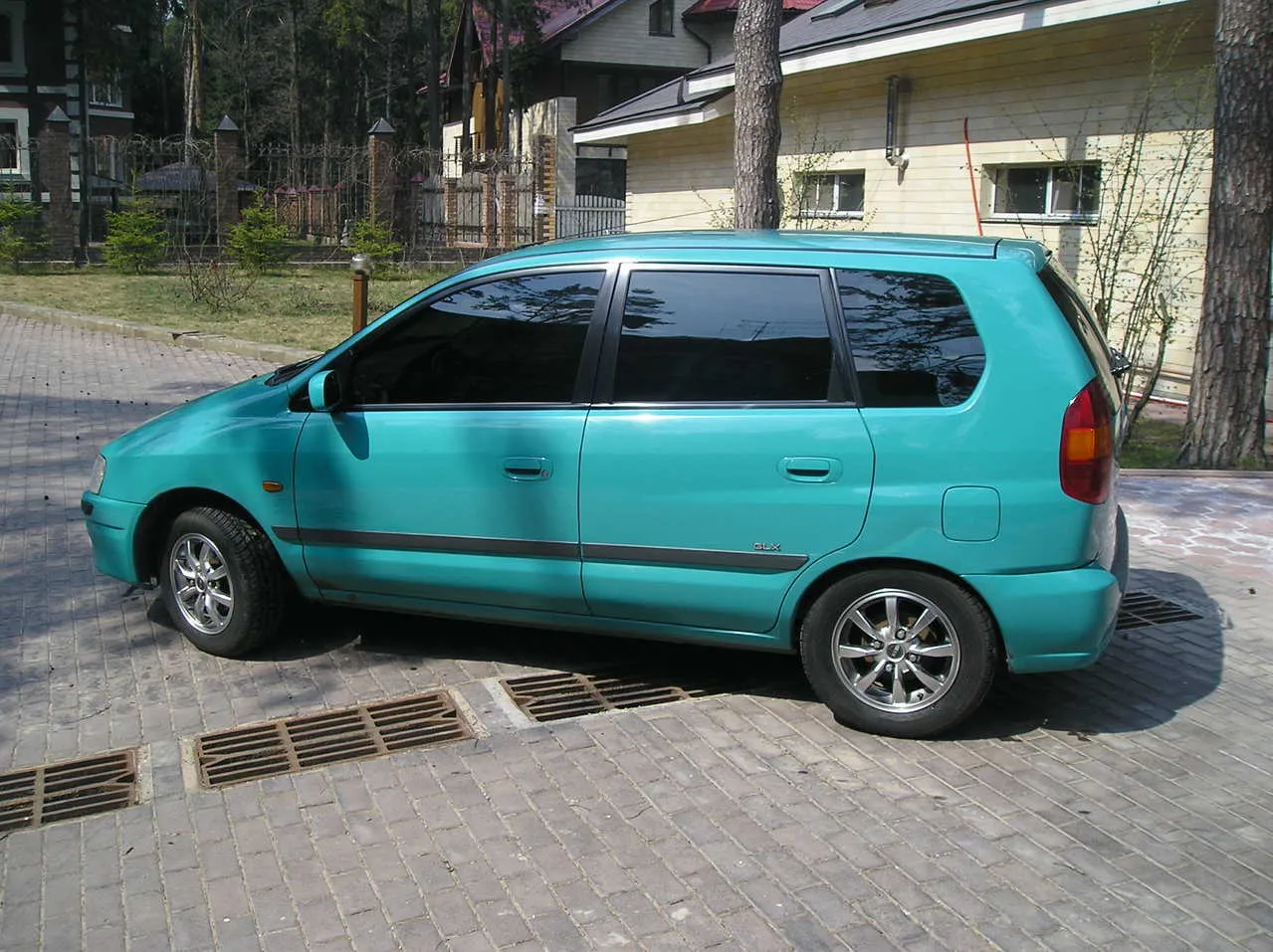 Mitsubishi space star 1999