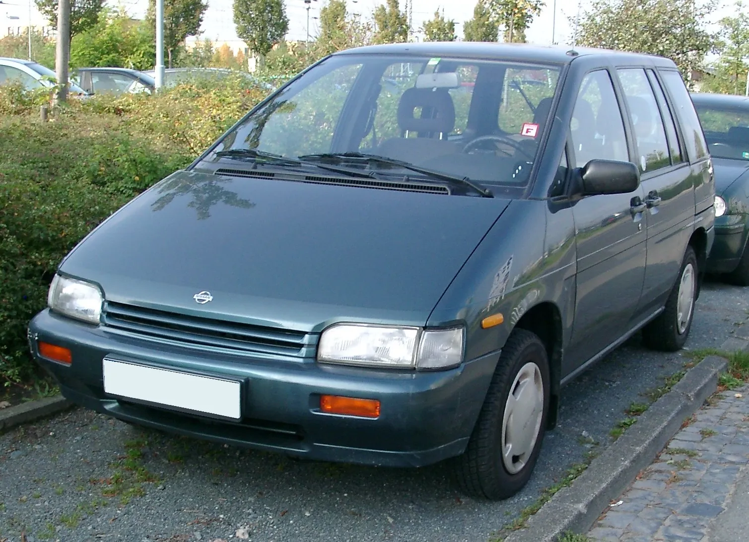 Nissan prairie 1994